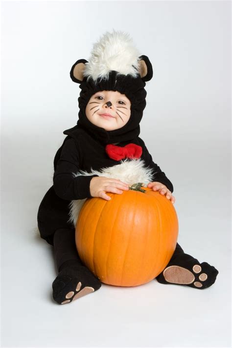 Cute Baby Skunk Halloween Costume Idea - click for more | Baby halloween costumes, Baby ...