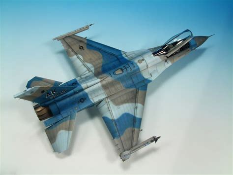 F-16 Fighting Falcon 1/48 Scale Model | Model airplanes kit, Model ...