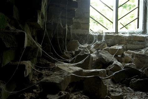 Cobweb, Abandoned places, Abandoned houses