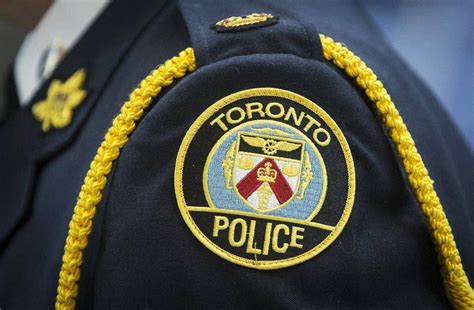 More than half of Toronto police earn over $100,000; questions raised - The Globe and Mail