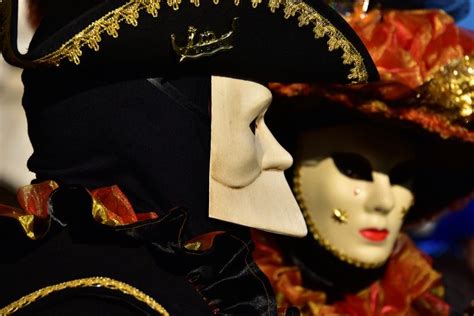 Venice Carnival’s Most Typical Masks and Costumes | ITALY Magazine