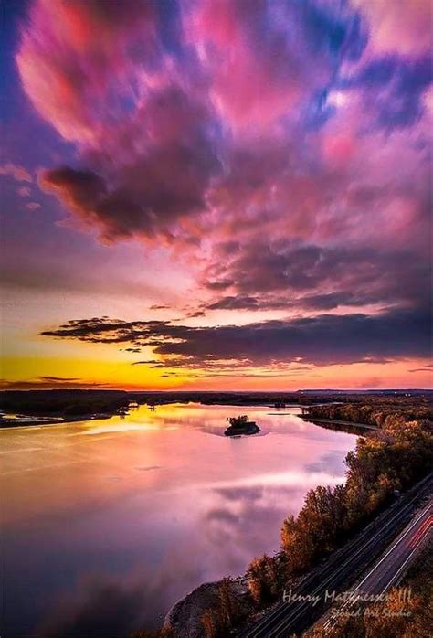 Mississippi River sunset . | Missouri river, Mississippi river, Sunset