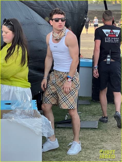 Barry Keoghan Supports Girlfriend Sabrina Carpenter at Her Coachella ...