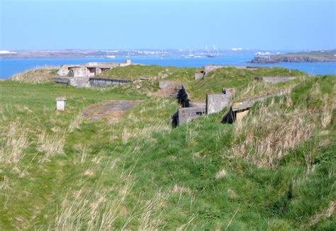 World War 2 anti-aircraft and... © Kevin Trahar cc-by-sa/2.0 :: Geograph Britain and Ireland