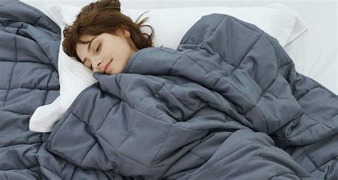 Comforter vs blanket, difference between the 2