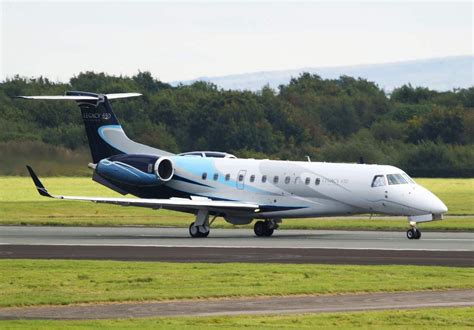 Plane Embraer Legacy 650