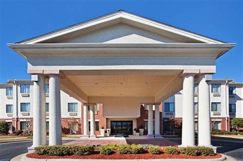 HOLIDAY INN EXPRESS REIDSVILLE $98 ($̶1̶1̶5̶) - Updated 2018 Prices & Hotel Reviews - NC ...