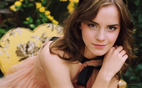 Hollywood: Emma Watson Hot HD Wallpapers 2012