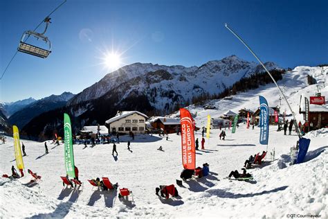 Courmayeur in the Aosta Valley - superb skiing under the watchful eye ...