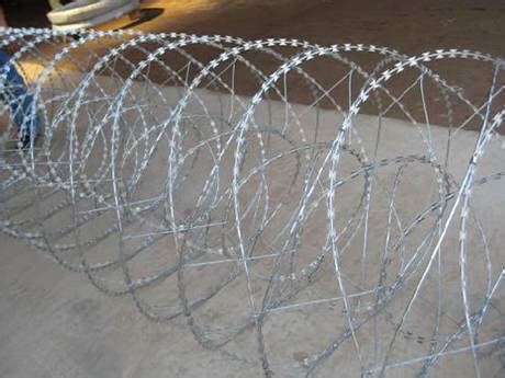 Concertina Wire Enhancing Fencing Wall and Border Security