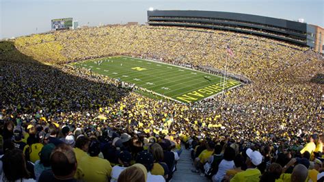 M16-Toting Fan Gets Inside Michigan Football Game | Fox News