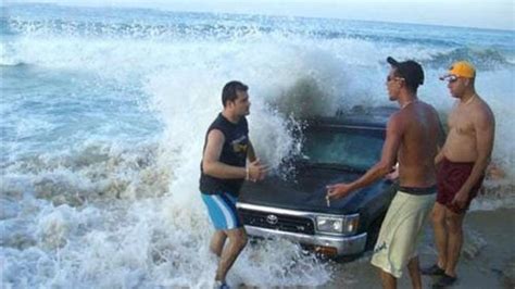 Disastrous beach moment caught on camera | escape.com.au