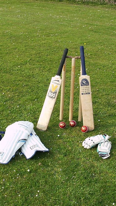 Cricket Ka Bat Wicket Ball Pad Gloves In The Ground, cricket ka, bat ...