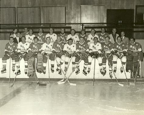 Hockey Then & Now: NHL Oldtimers : Team Pictures