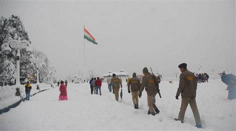 Shimla sees heavy snowfall in decades, leaves town paralysed | Shimla News - The Indian Express