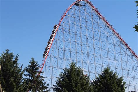 Magnum XL-200 photo from Cedar Point - CoasterBuzz