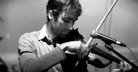 Andrew Bird brings violin virtuosity to Hancher