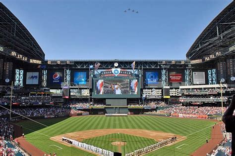 Take a Walking Tour of Downtown Phoenix, Arizona, USA | Chase field ...