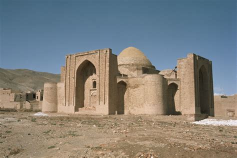 Biography of Mahmud of Ghazni, First Sultan in History