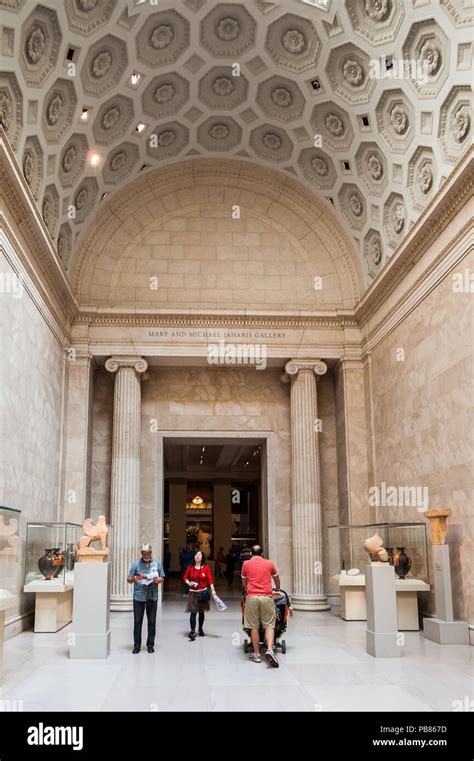 Met museum atrium hi-res stock photography and images - Alamy