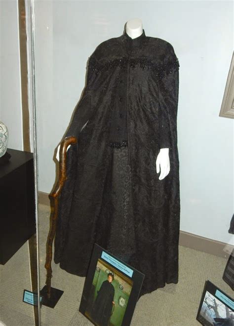 Hollywood Movie Costumes and Props: Emma Thompson's Nanny McPhee Returns movie costume and cane ...