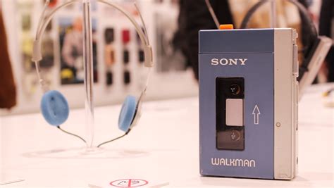 10 Facts About the History of the Sony Walkman That Bring you Back in ...