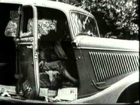 This Gruesome Photo Shows The Moment Bonnie And Clyde Died