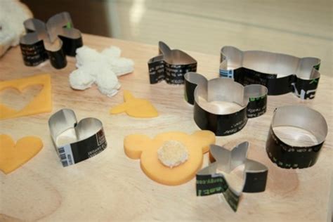 Wonderful DIY Your Own Cookie Cutters from Soda Can