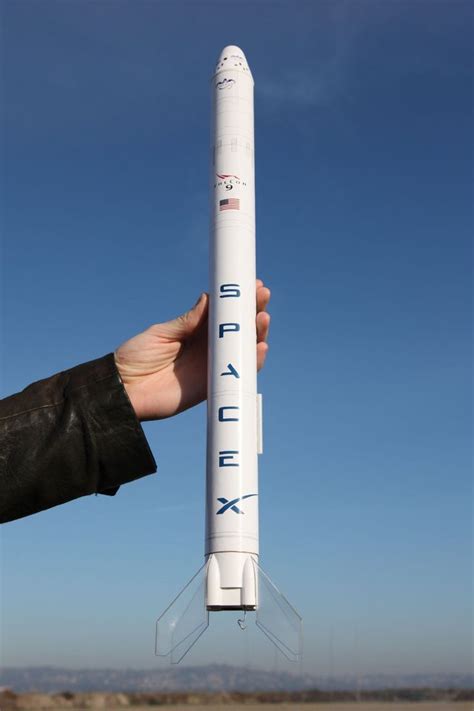 SpaceX Falcon 9 and Dragon Flying Model Rocket Kit | Spacex falcon ...