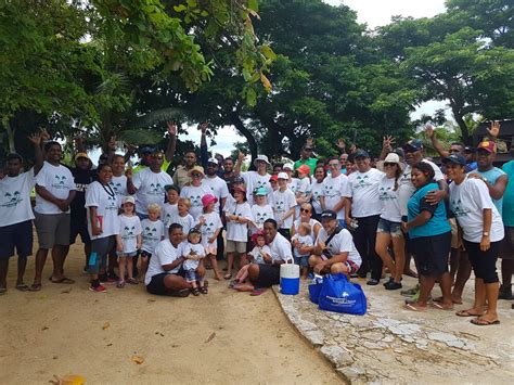 Plantation Island Resort clean-up day - Plantation Island Resort