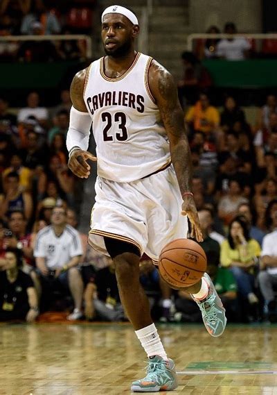 LeBron James Body Measurements Height Weight Shoe Size Facts Family