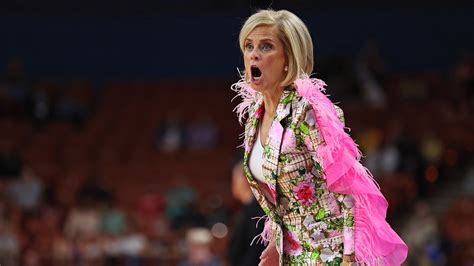 LSU to reward Kim Mulkey with richest total contract in women's college ...