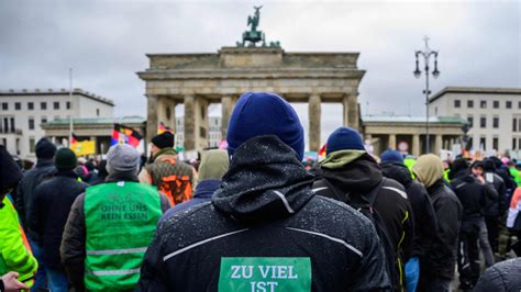 Thousands of German farmers bring Berlin to standstill in protest | Sky News Australia