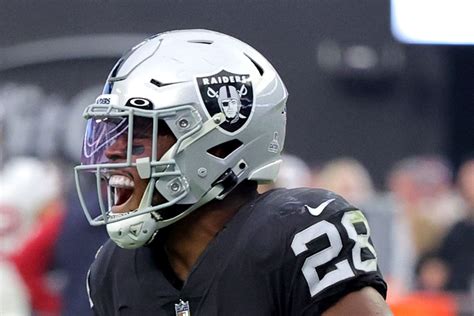 Josh Jacobs injury update: Raiders RB removed from final Week 8 injury report - DraftKings Network