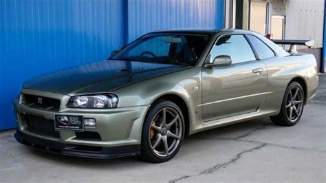 225-mile R34 Nissan Skyline GT-R V-Spec II Nur for sale