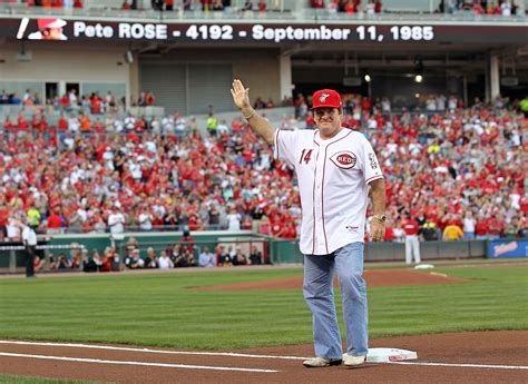 Pete Rose to be inducted into Reds hall of fame - CBS News