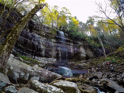 The Rainbow Falls Trail: A Great First Hike In The Smoky Mountains