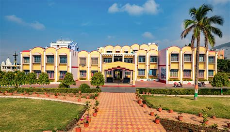 School of Engineering and Technology - GIET University | Odisha | Gunupur