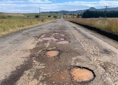 25 million potholes on SA roads - Moneyweb