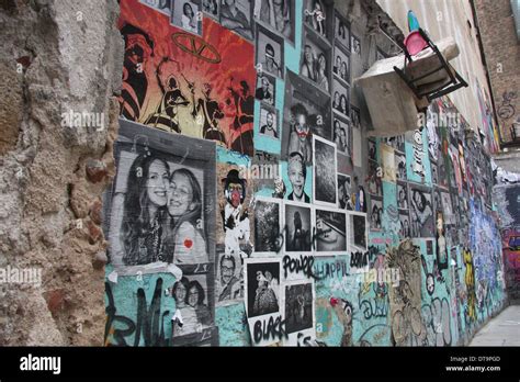 Street Art in Barcelona Stock Photo - Alamy