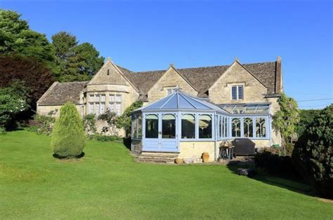 Bourton-on-the-Water Travel Guide | Sykes Holiday Cottages