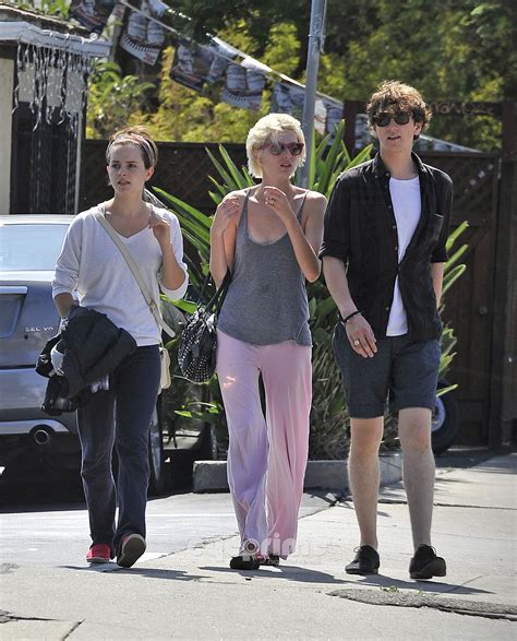 Emma Watson heads to a movie with friends in Santa Monica - Emma Watson Photo (24171245) - Fanpop