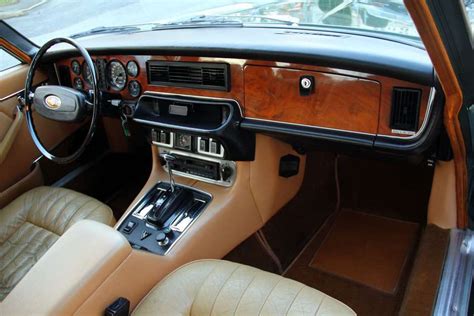 Jaguar XJ12 5,3 Series 2 | Only cars and cars