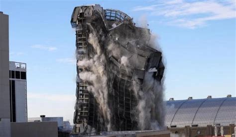 Watch the Trump Plaza implosion in Atlantic City | Star Mag