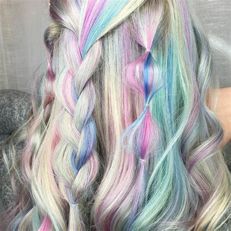 Holographic Hair Is Here And It's The Hottest Hair Trend Of 2017 | Bored Panda