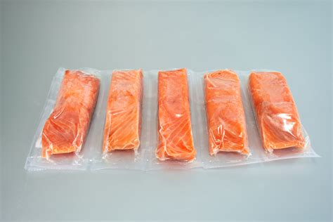 Lachs Filet portioniert, ohne Haut - 150g | Delicarna