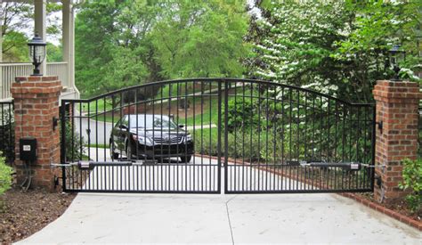 Automatic Driveway Gates: How Do They Work | Fence OKC