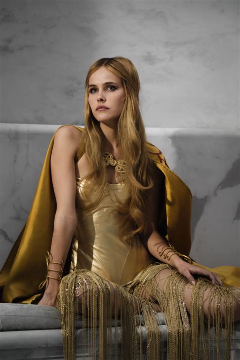 Isabel Lucas