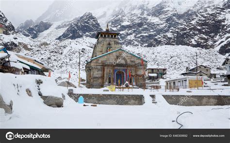 Kedarnath Temple Winter Snow Fall Uttarakhand Kedarnath Temple Hindu ...