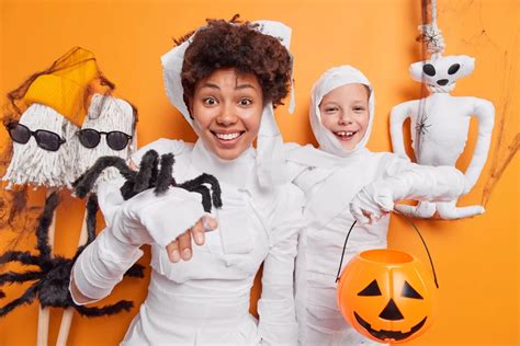 Halloween Costumes - HALLOWEEN COSTUMES